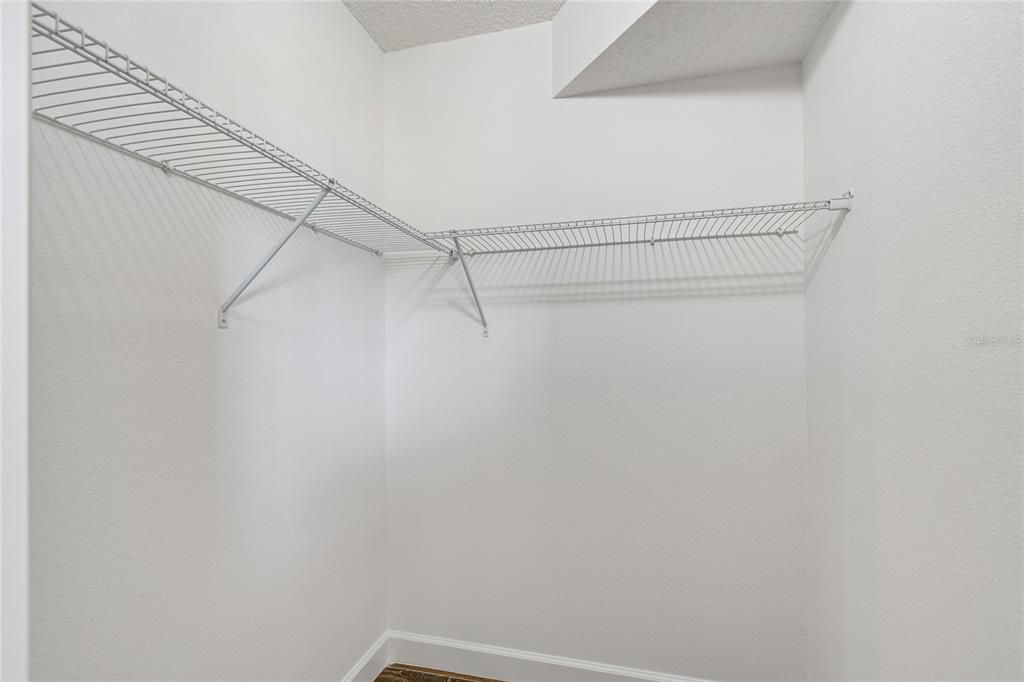 For Sale: $195,000 (2 beds, 2 baths, 1050 Square Feet)