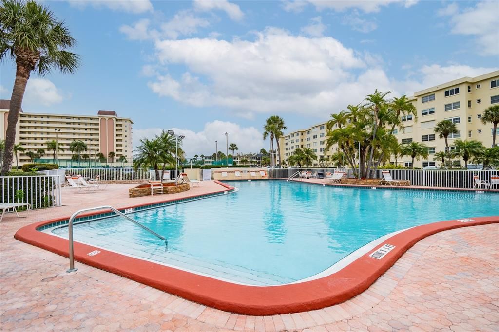 For Sale: $195,000 (2 beds, 2 baths, 1050 Square Feet)