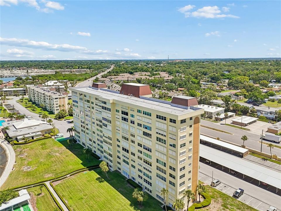 For Sale: $195,000 (2 beds, 2 baths, 1050 Square Feet)