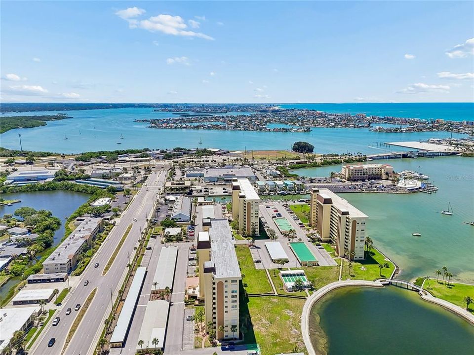 For Sale: $195,000 (2 beds, 2 baths, 1050 Square Feet)