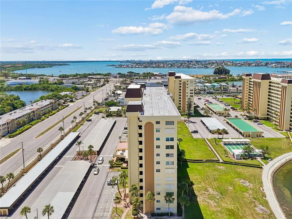 For Sale: $195,000 (2 beds, 2 baths, 1050 Square Feet)