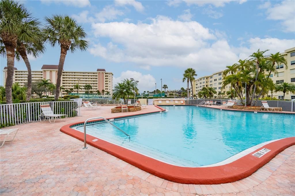 For Sale: $195,000 (2 beds, 2 baths, 1050 Square Feet)
