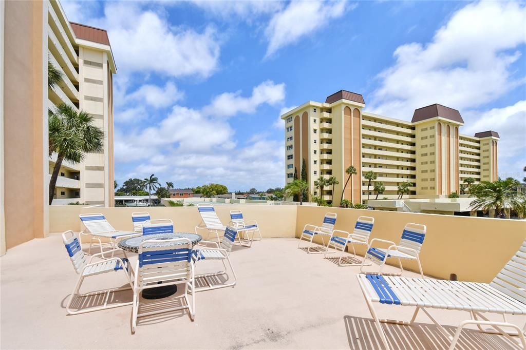 For Sale: $195,000 (2 beds, 2 baths, 1050 Square Feet)