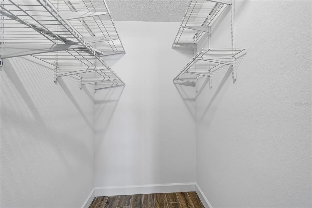 For Sale: $195,000 (2 beds, 2 baths, 1050 Square Feet)