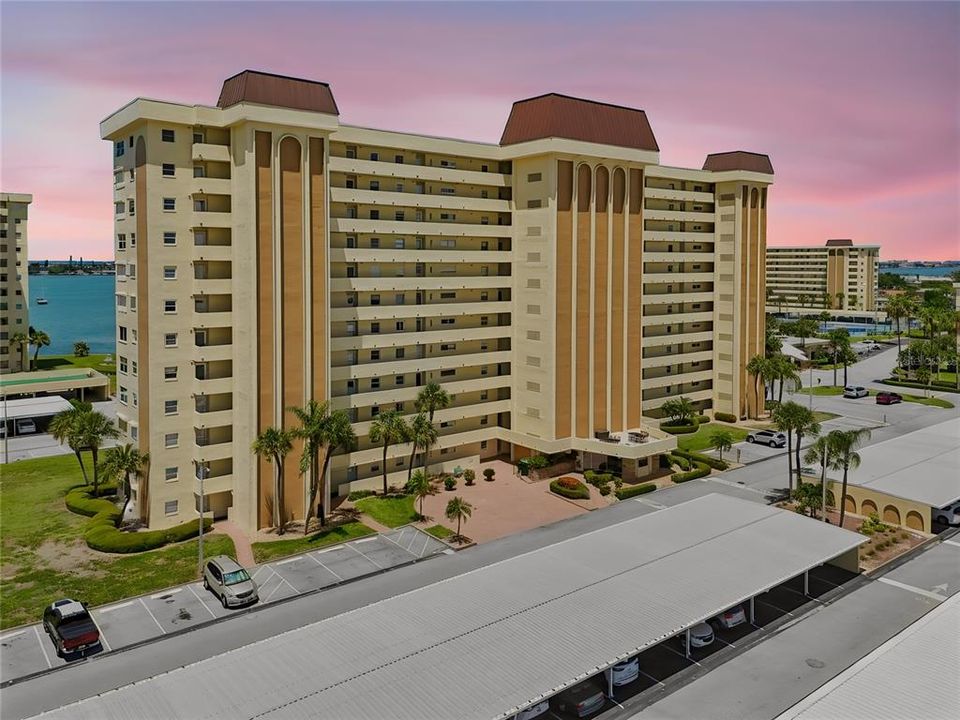 For Sale: $195,000 (2 beds, 2 baths, 1050 Square Feet)