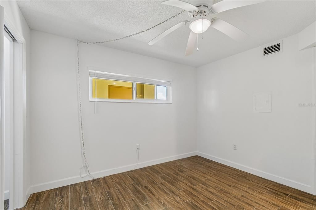 For Sale: $195,000 (2 beds, 2 baths, 1050 Square Feet)