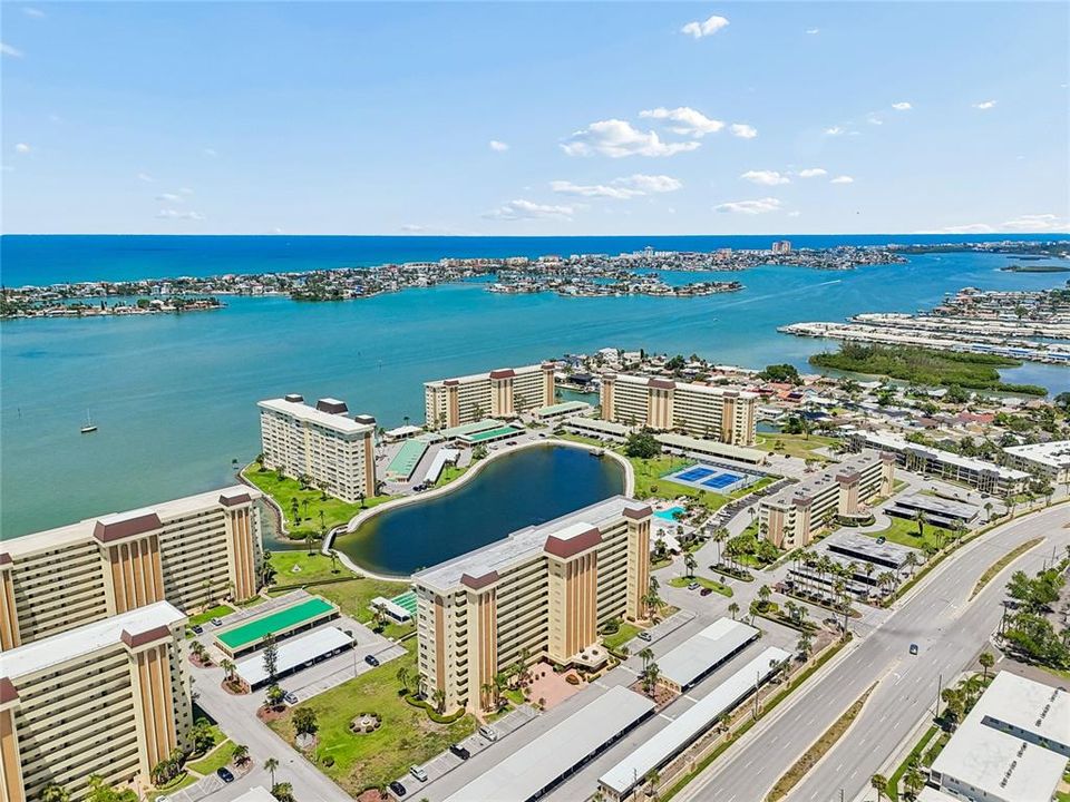 For Sale: $195,000 (2 beds, 2 baths, 1050 Square Feet)