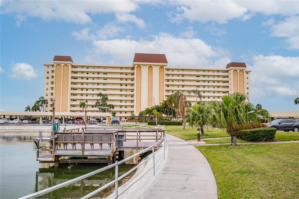 For Sale: $195,000 (2 beds, 2 baths, 1050 Square Feet)