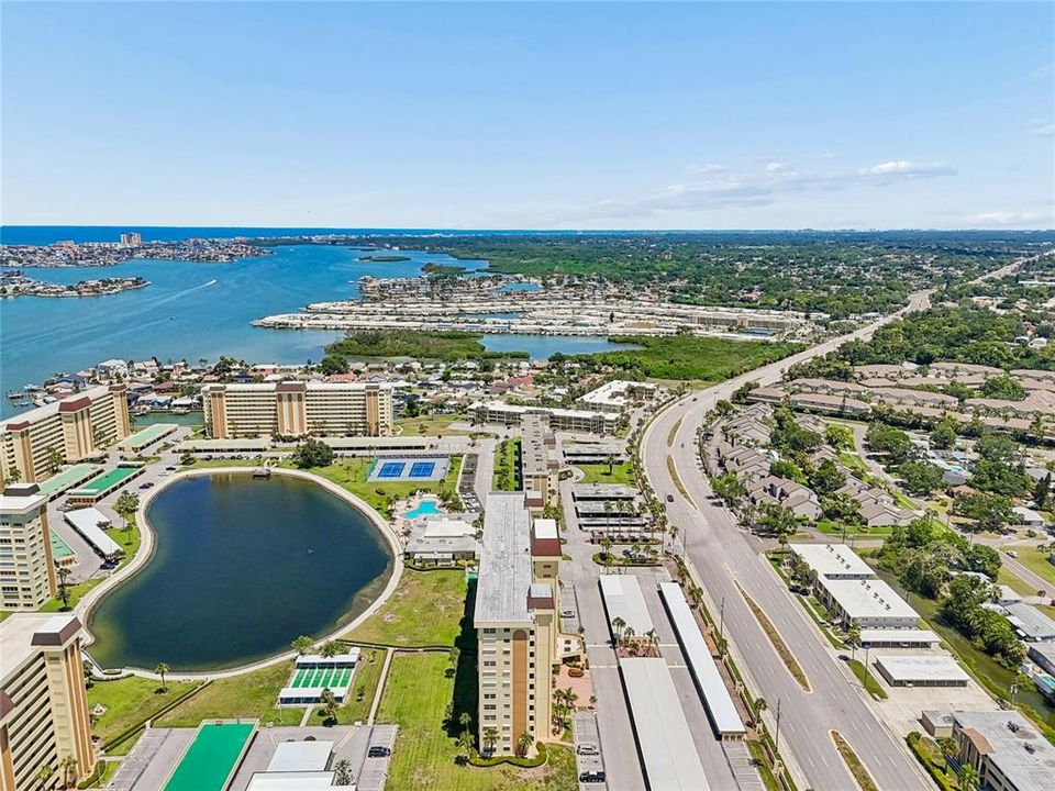 For Sale: $195,000 (2 beds, 2 baths, 1050 Square Feet)