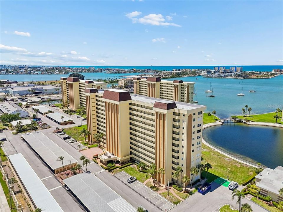 For Sale: $195,000 (2 beds, 2 baths, 1050 Square Feet)