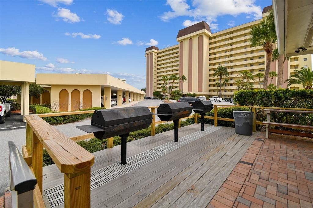 For Sale: $195,000 (2 beds, 2 baths, 1050 Square Feet)