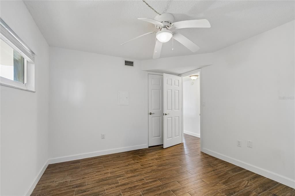 For Sale: $195,000 (2 beds, 2 baths, 1050 Square Feet)