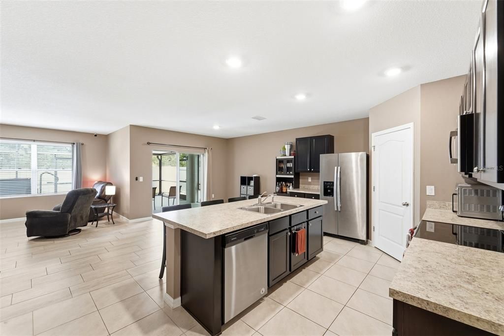 For Sale: $335,000 (4 beds, 2 baths, 1846 Square Feet)