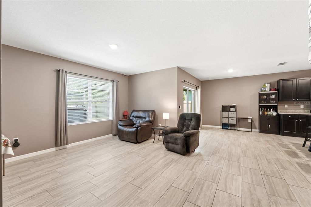 For Sale: $335,000 (4 beds, 2 baths, 1846 Square Feet)