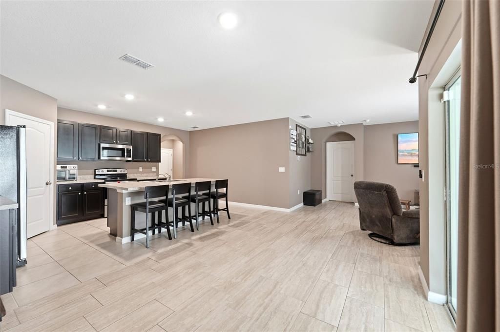 For Sale: $335,000 (4 beds, 2 baths, 1846 Square Feet)