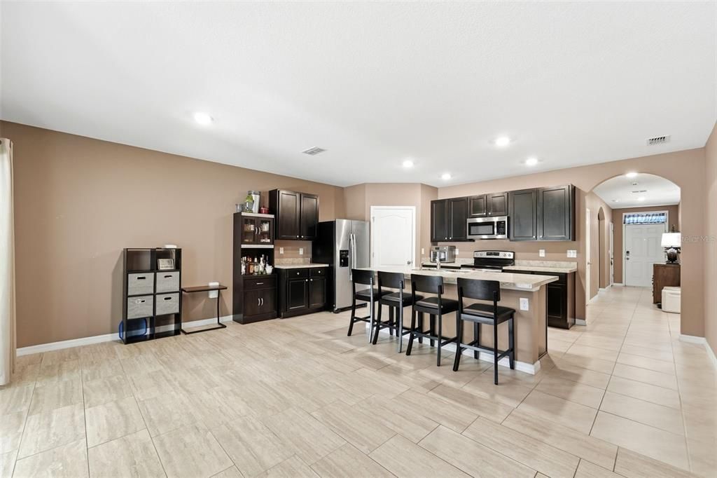 For Sale: $335,000 (4 beds, 2 baths, 1846 Square Feet)