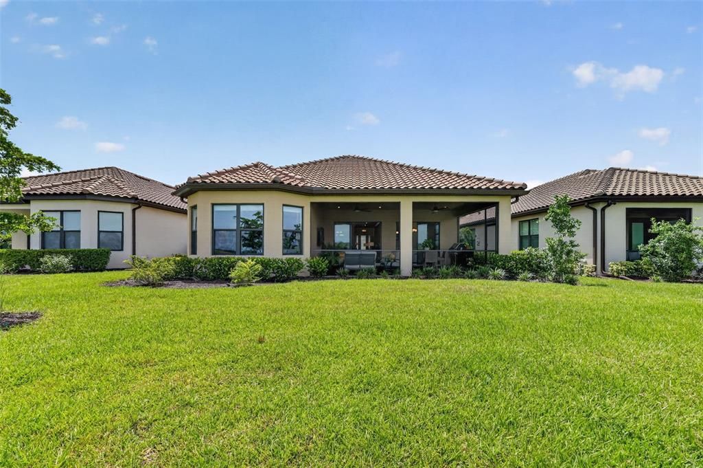 For Sale: $949,000 (3 beds, 3 baths, 2429 Square Feet)