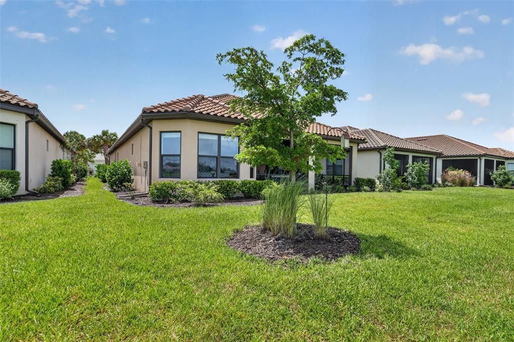 For Sale: $949,000 (3 beds, 3 baths, 2429 Square Feet)