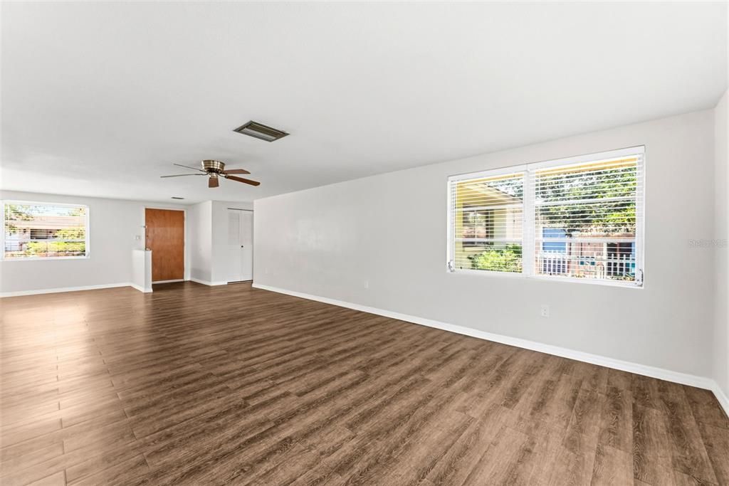 В аренду: $1,700 (2 спален, 2 ванн, 1277 Квадратных фут)