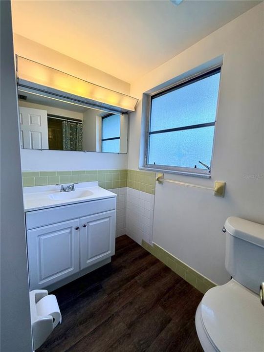 В аренду: $1,700 (2 спален, 2 ванн, 1277 Квадратных фут)