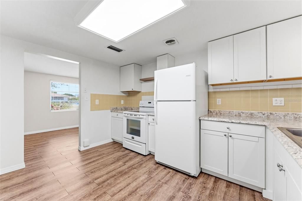 В аренду: $1,700 (2 спален, 2 ванн, 1277 Квадратных фут)