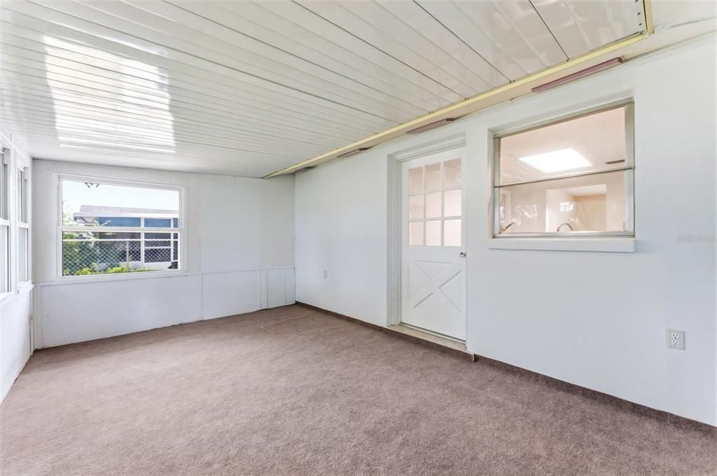 В аренду: $1,700 (2 спален, 2 ванн, 1277 Квадратных фут)