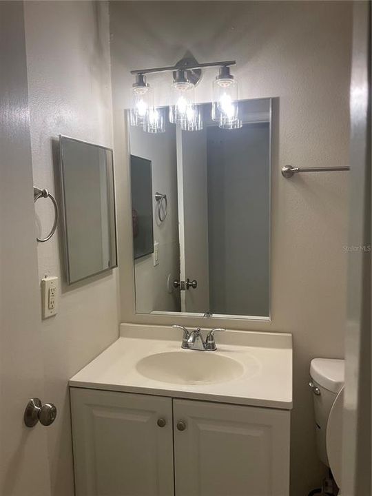 В аренду: $1,995 (3 спален, 2 ванн, 1032 Квадратных фут)