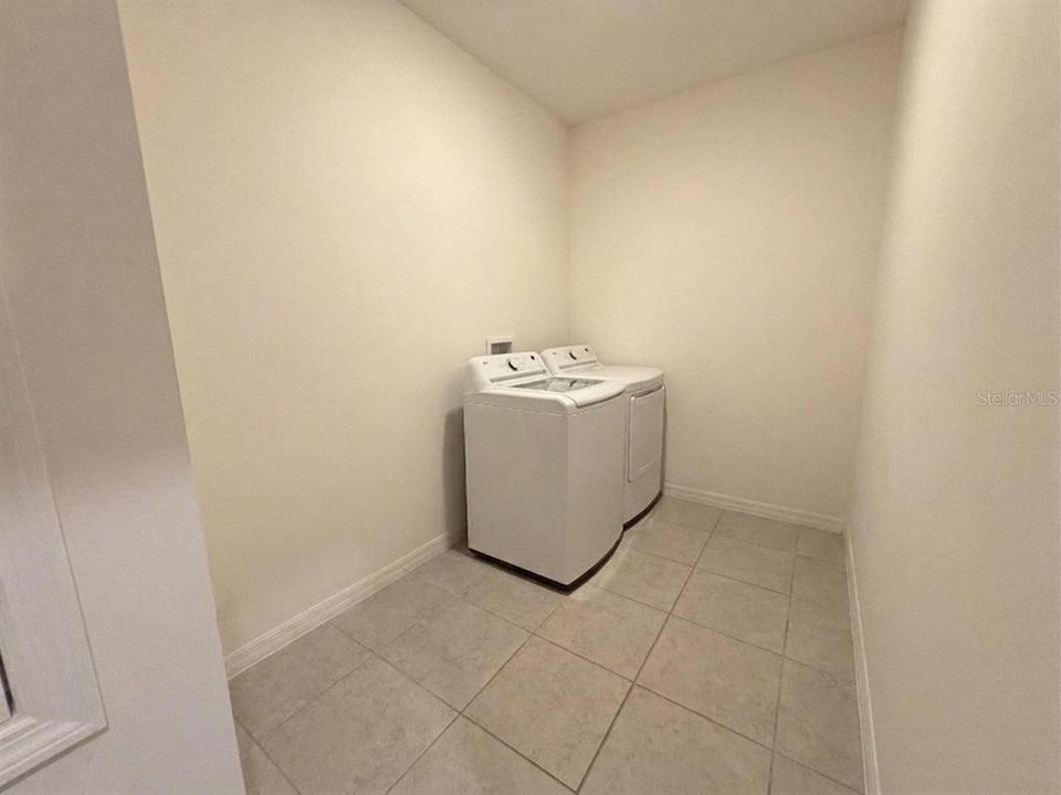 В аренду: $2,400 (3 спален, 2 ванн, 1596 Квадратных фут)