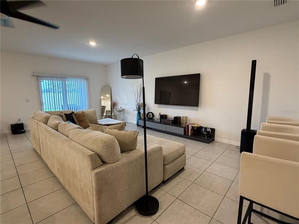 В аренду: $2,400 (3 спален, 2 ванн, 1596 Квадратных фут)