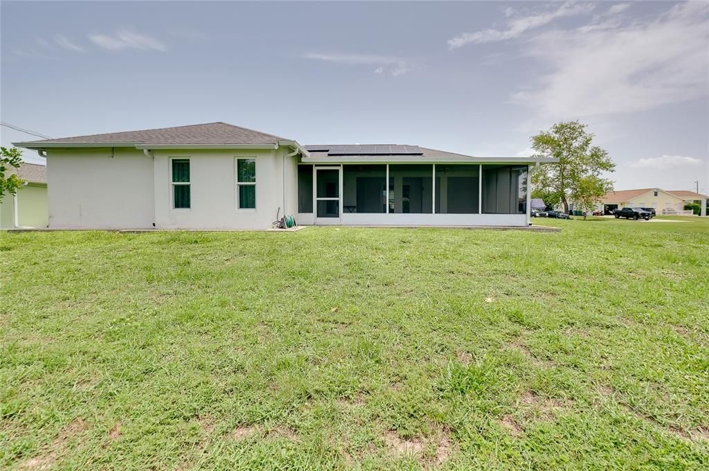 En Venta: $275,000 (3 camas, 2 baños, 1960 Pies cuadrados)