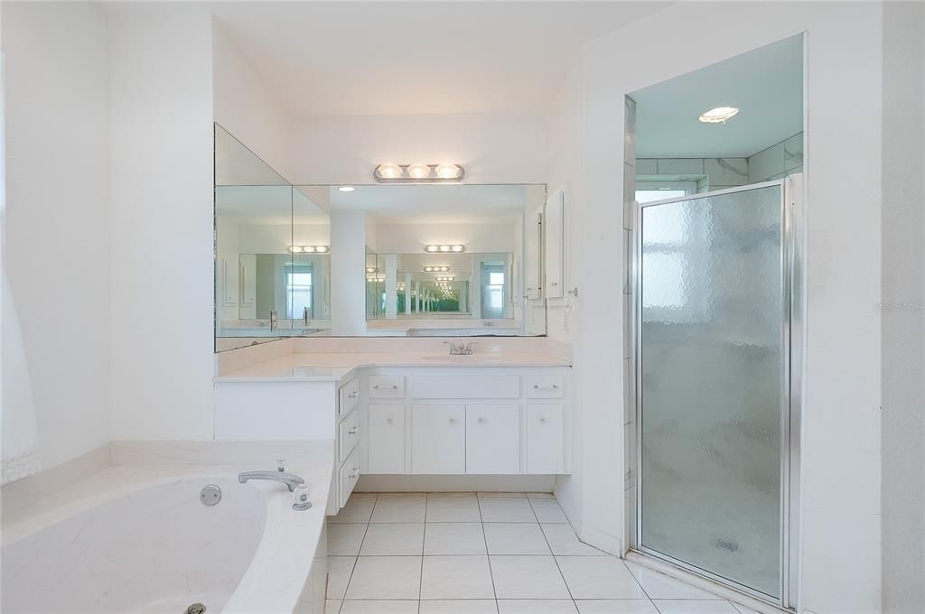En Venta: $275,000 (3 camas, 2 baños, 1960 Pies cuadrados)