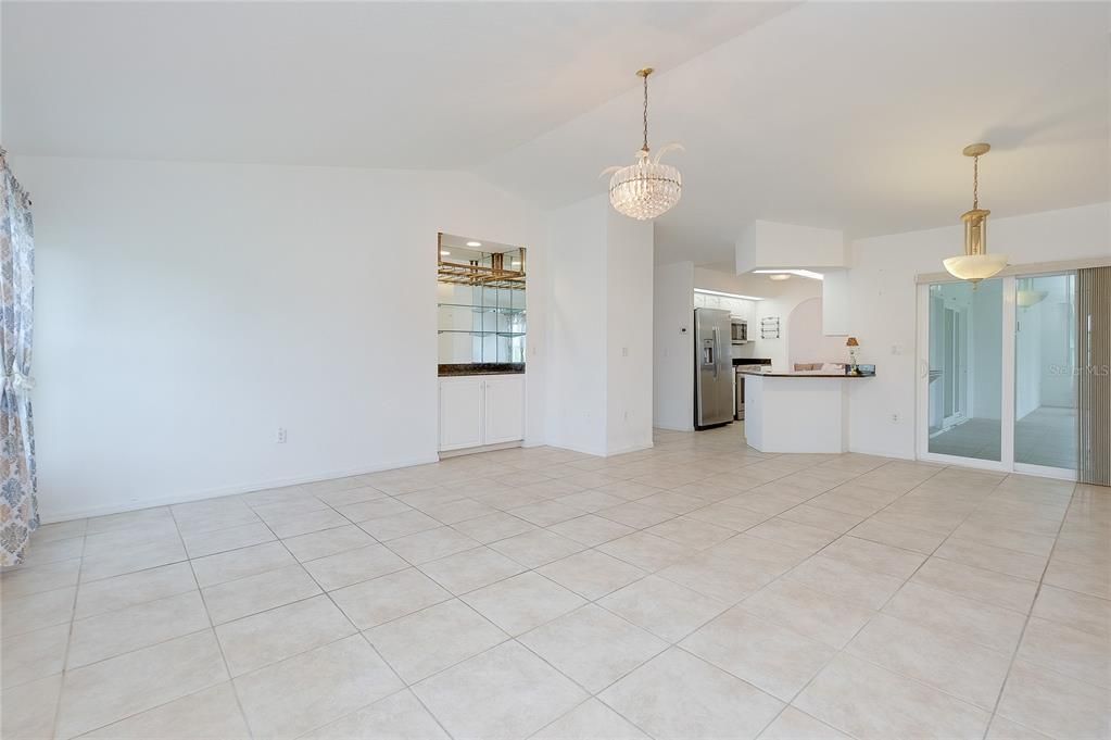 En Venta: $275,000 (3 camas, 2 baños, 1960 Pies cuadrados)