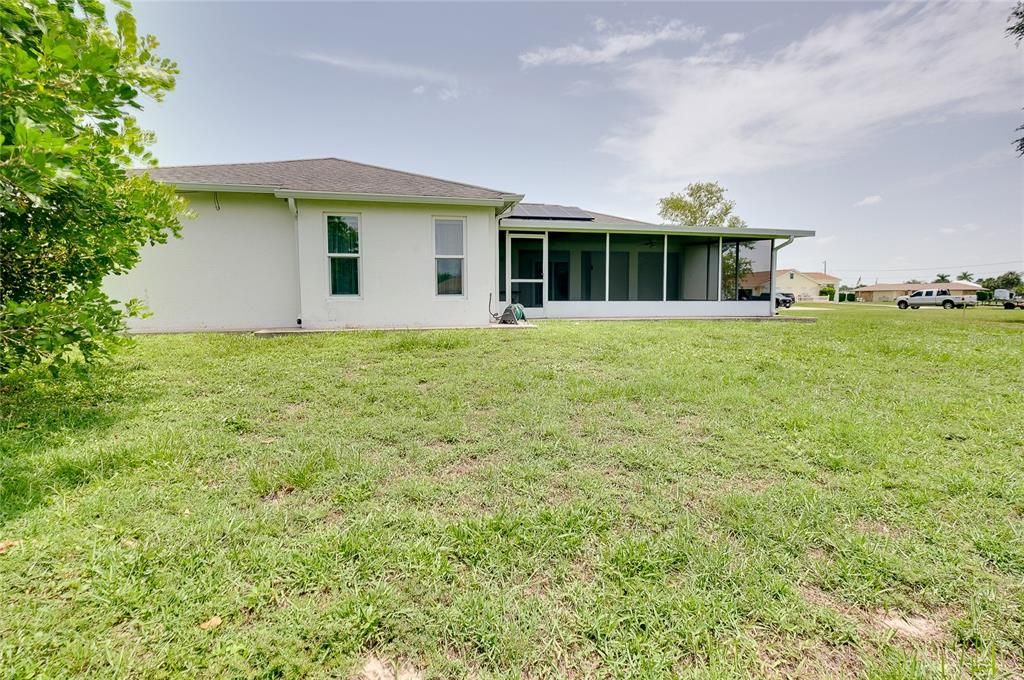 En Venta: $275,000 (3 camas, 2 baños, 1960 Pies cuadrados)
