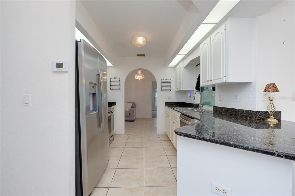 En Venta: $275,000 (3 camas, 2 baños, 1960 Pies cuadrados)