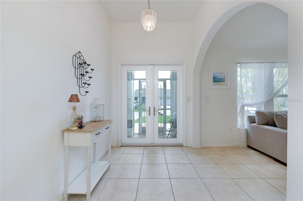 En Venta: $275,000 (3 camas, 2 baños, 1960 Pies cuadrados)