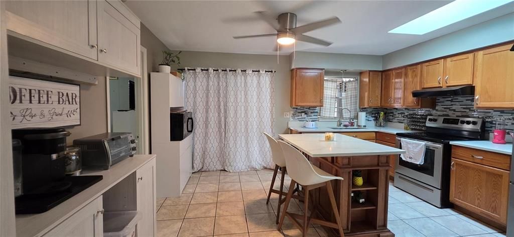For Sale: $305,000 (3 beds, 1 baths, 1080 Square Feet)