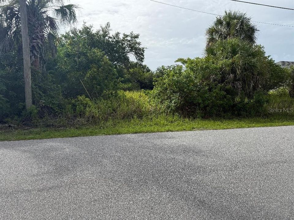 待售: $59,900 (0.23 acres)