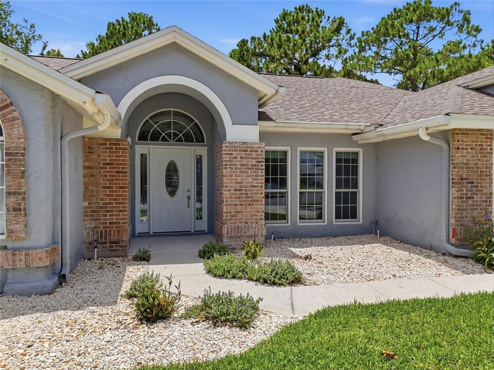 For Sale: $569,000 (4 beds, 2 baths, 2151 Square Feet)