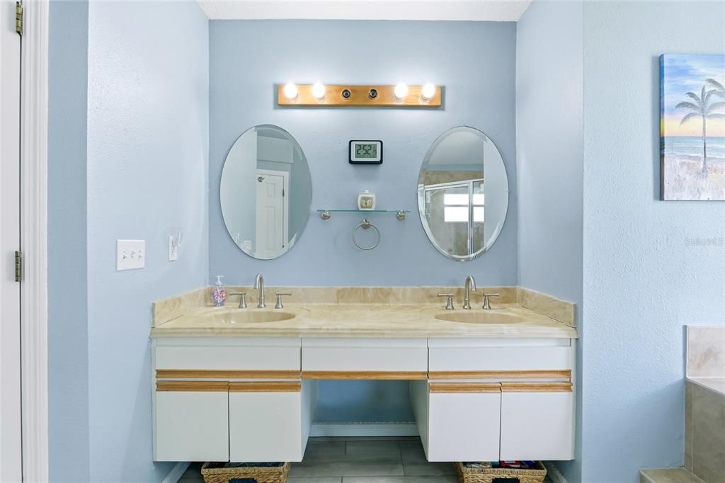 For Sale: $569,000 (4 beds, 2 baths, 2151 Square Feet)