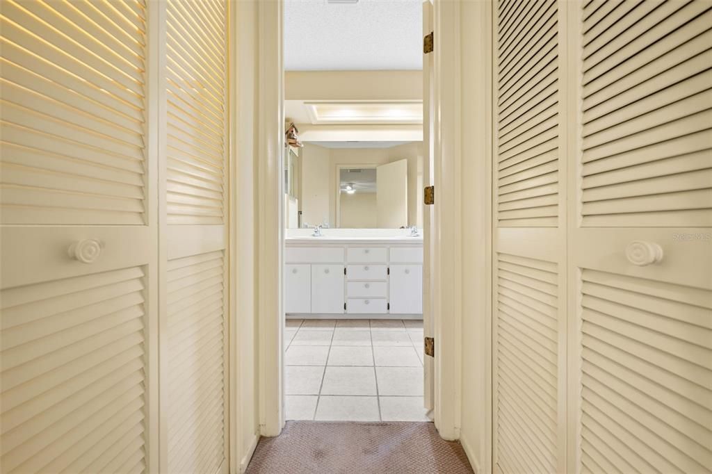 For Sale: $245,000 (2 beds, 2 baths, 1426 Square Feet)