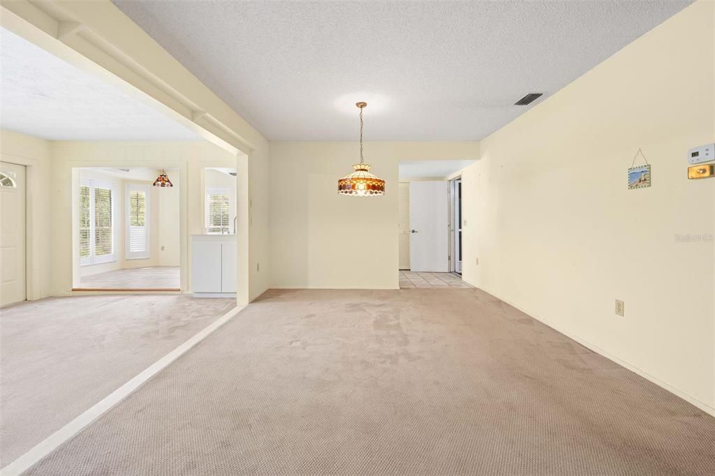 For Sale: $245,000 (2 beds, 2 baths, 1426 Square Feet)