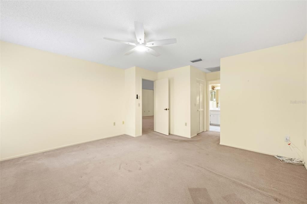 For Sale: $245,000 (2 beds, 2 baths, 1426 Square Feet)