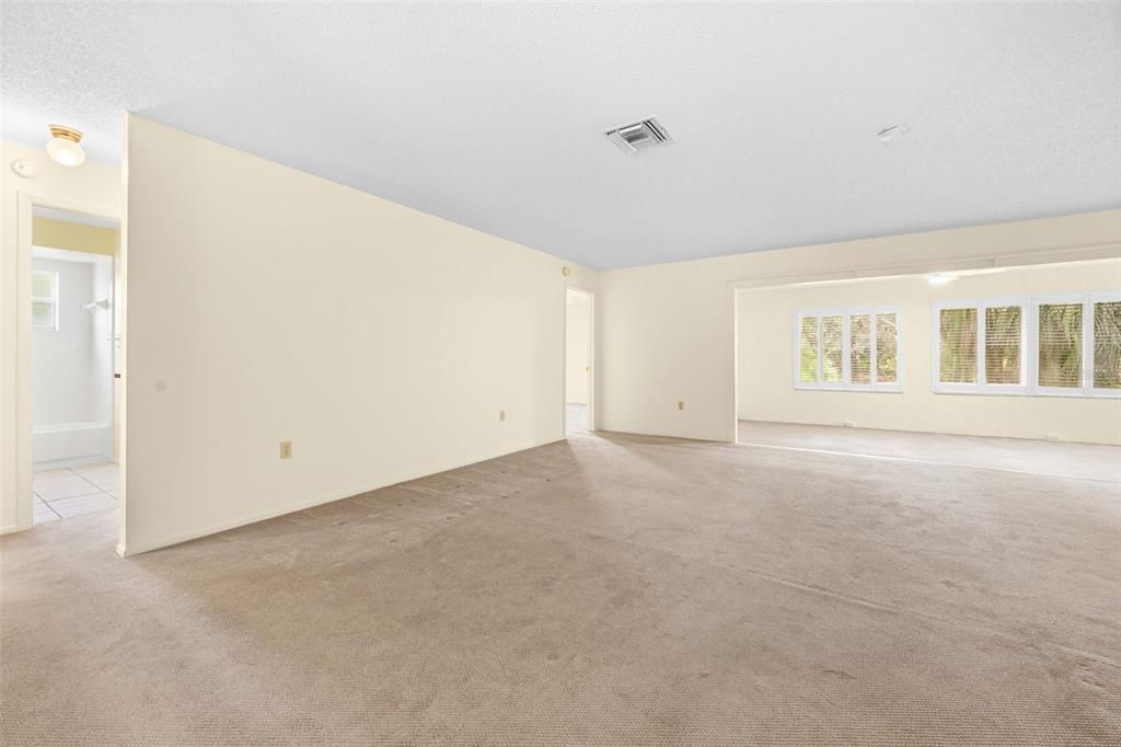 For Sale: $245,000 (2 beds, 2 baths, 1426 Square Feet)