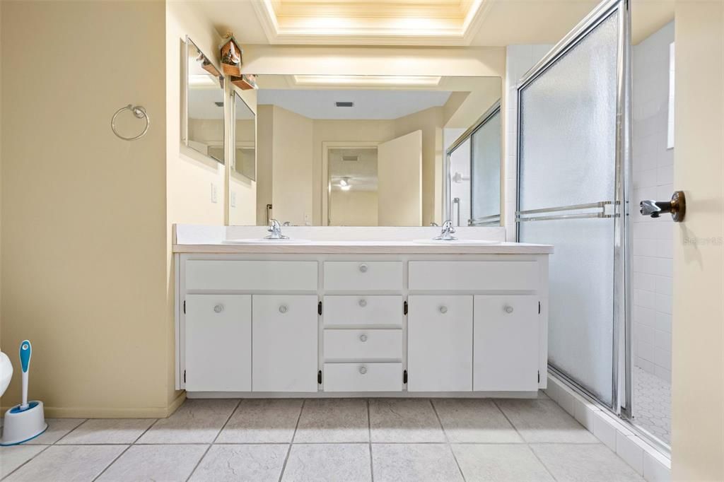 For Sale: $245,000 (2 beds, 2 baths, 1426 Square Feet)