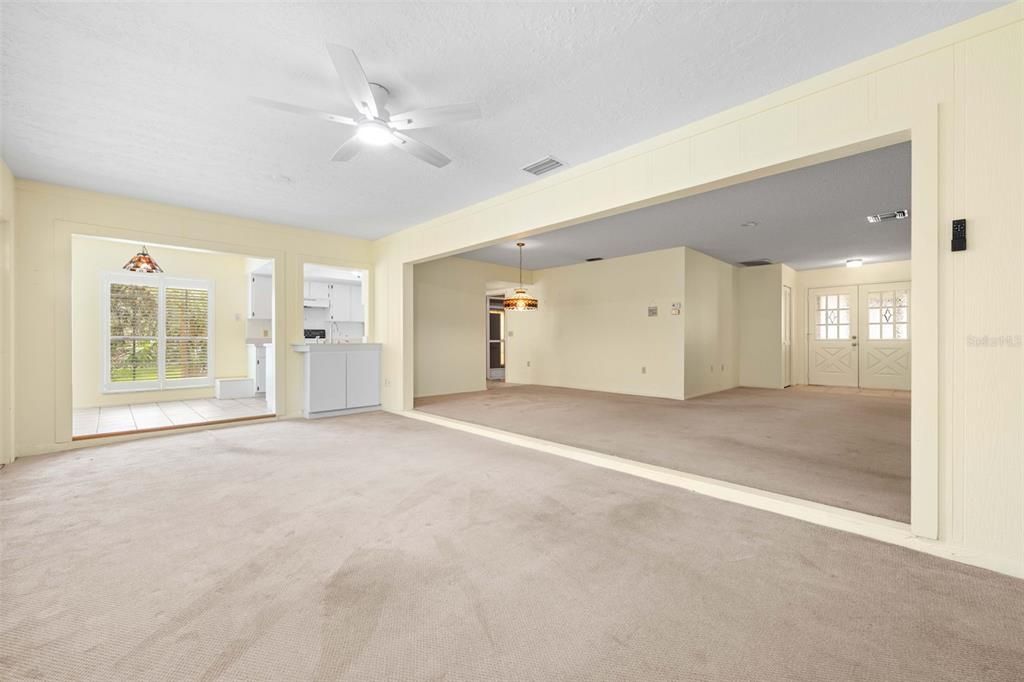 For Sale: $245,000 (2 beds, 2 baths, 1426 Square Feet)
