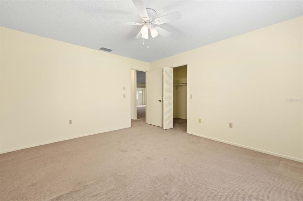 For Sale: $245,000 (2 beds, 2 baths, 1426 Square Feet)