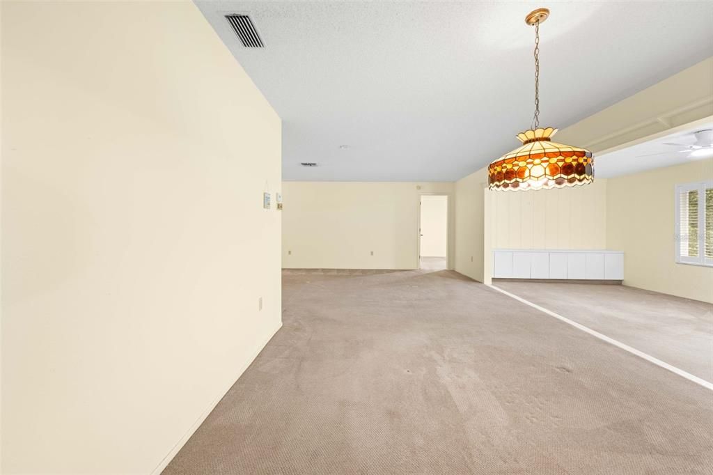 For Sale: $245,000 (2 beds, 2 baths, 1426 Square Feet)