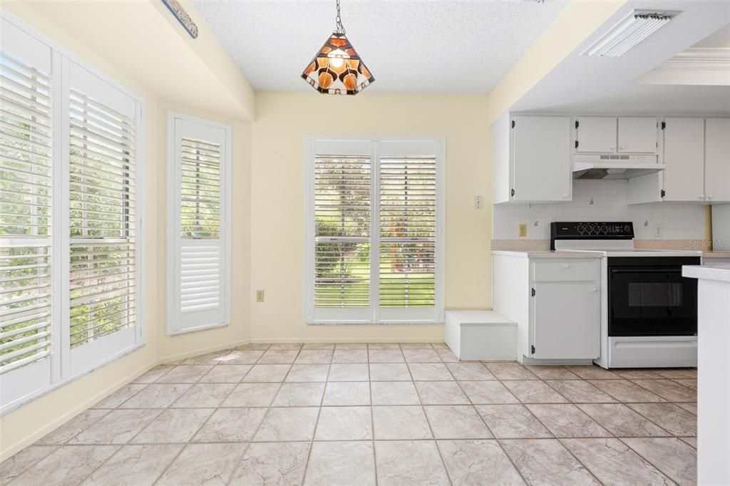 For Sale: $245,000 (2 beds, 2 baths, 1426 Square Feet)