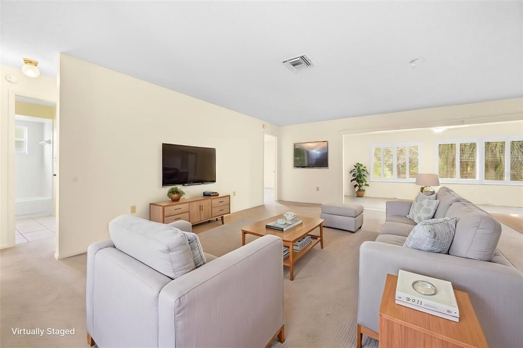 For Sale: $245,000 (2 beds, 2 baths, 1426 Square Feet)