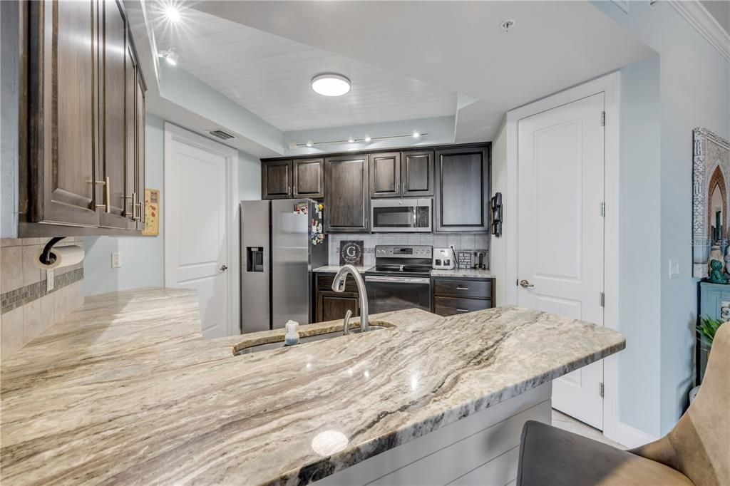 For Sale: $565,000 (2 beds, 2 baths, 1384 Square Feet)